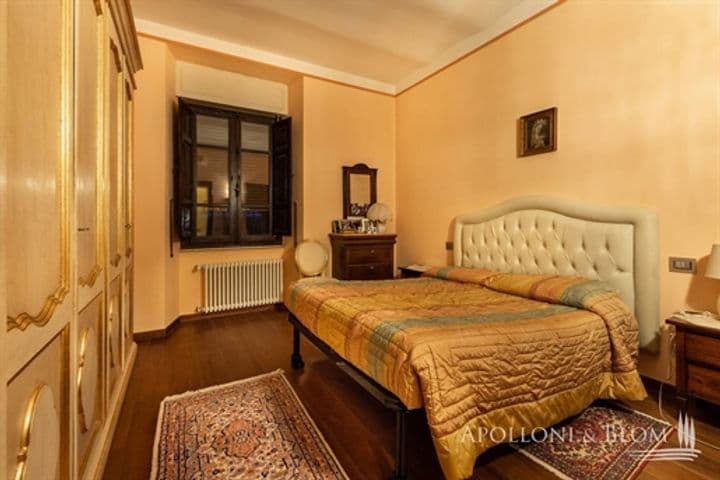 House for sale in Cortona, Italy - Image 8