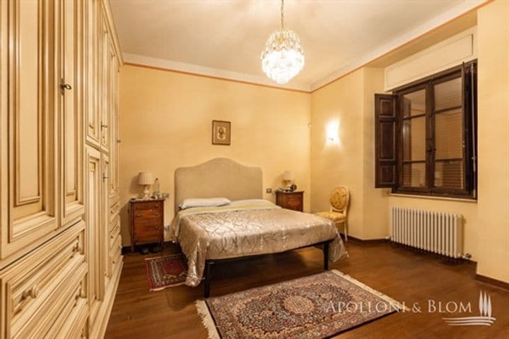 House for sale in Cortona, Italy - Image 10