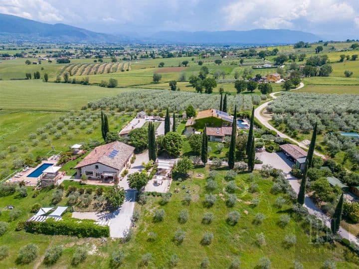 8 bedrooms house for sale in Assisi, Italy - Image 3