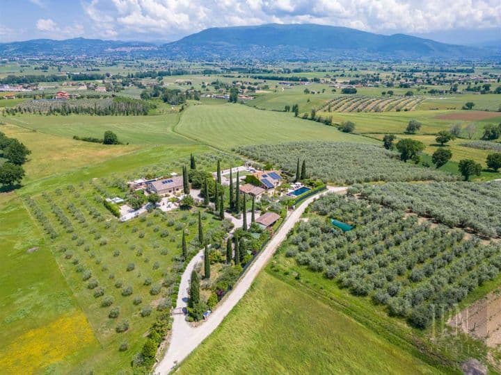 8 bedrooms house for sale in Assisi, Italy - Image 11