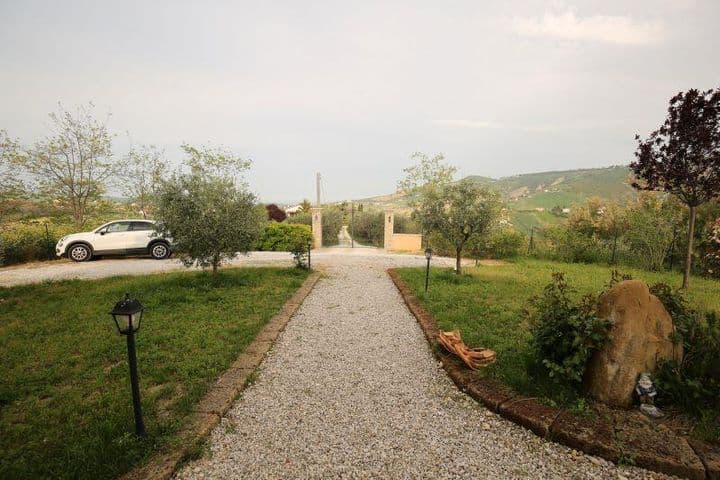 6 bedrooms house for sale in Pineto, Italy - Image 3