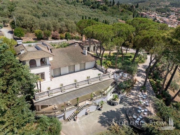 House for sale in Passignano sul Trasimeno, Italy - Image 4