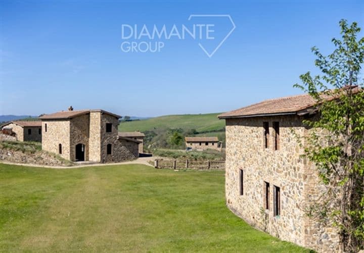 3 bedrooms house for sale in Montalcino, Italy - Image 3