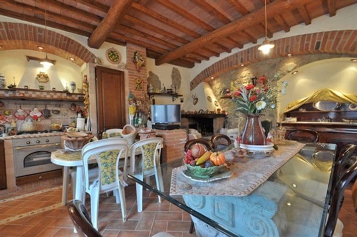 Apartment for sale in Sinalunga, Italy