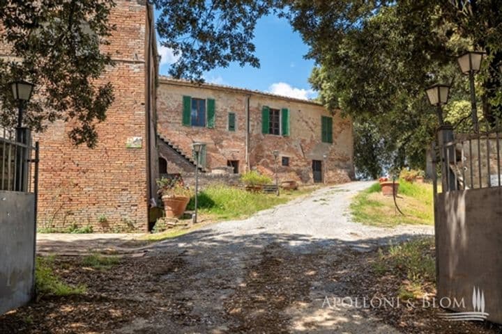 House for sale in Asciano, Italy - Image 10