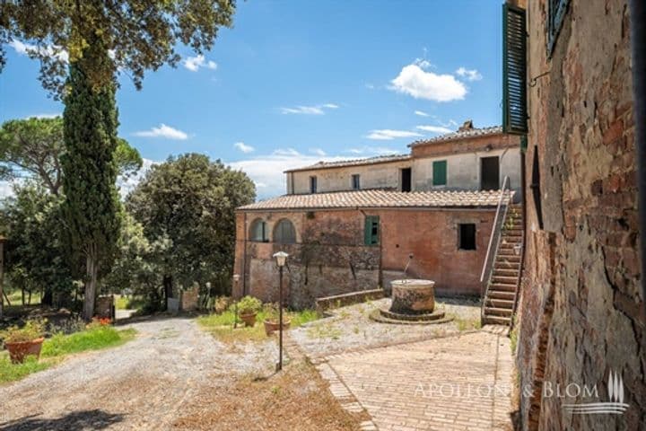 House for sale in Asciano, Italy - Image 9