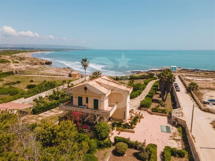 House for sale in Noto, Italy