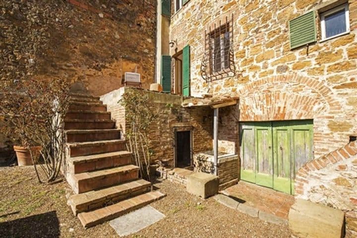 Apartment for sale in Montalcino, Italy - Image 7