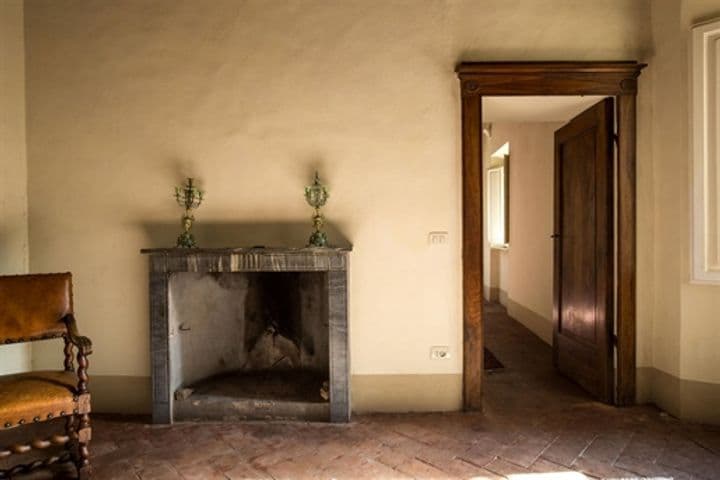 Apartment for sale in Montalcino, Italy - Image 12