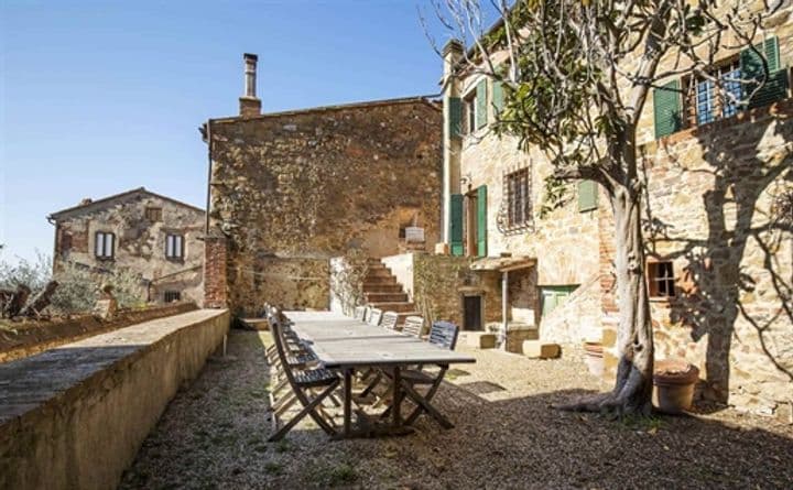 Apartment for sale in Montalcino, Italy - Image 9