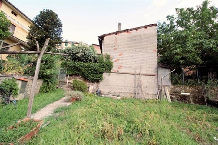 House for sale in Pescia, Italy - Image 5