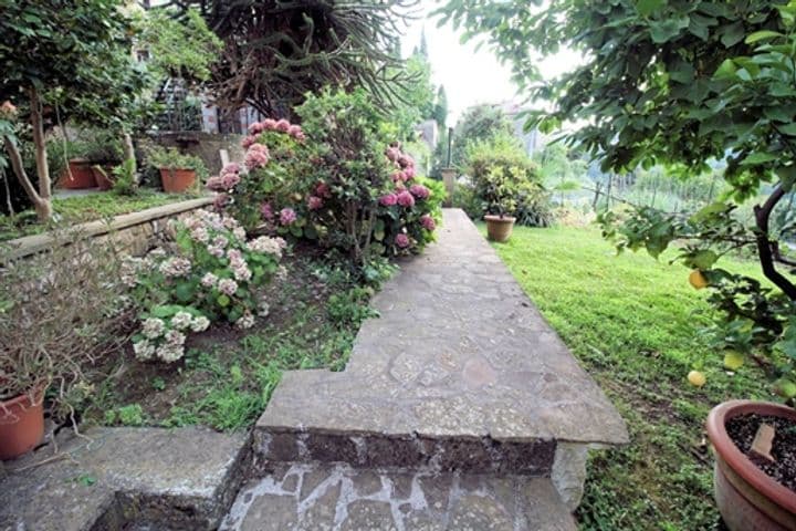 House for sale in Pescia, Italy - Image 7