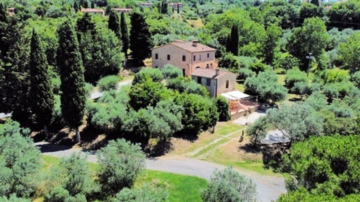 House for sale in Volterra, Italy - Image 5