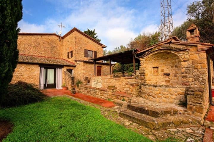 House for sale in Volterra, Italy - Image 2