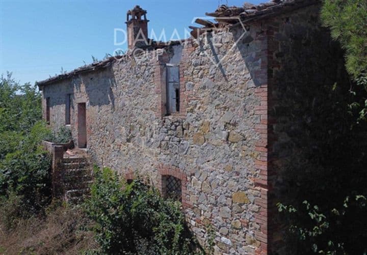 House for sale in Castiglione del Lago, Italy - Image 11