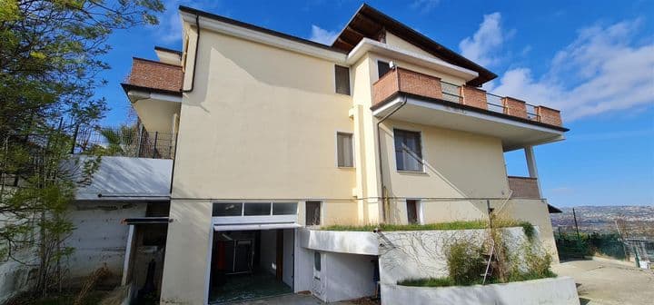 5 bedrooms apartment for sale in Roseto degli Abruzzi, Italy - Image 2