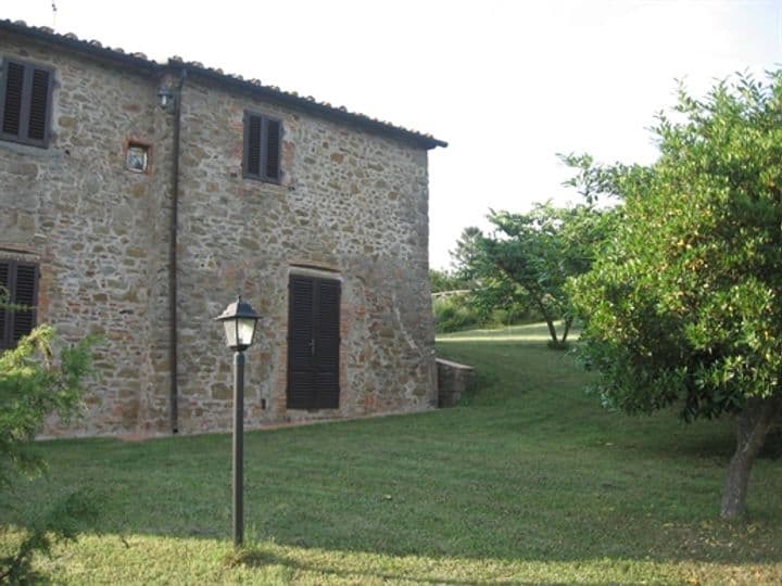 House for sale in Bucine, Italy - Image 8