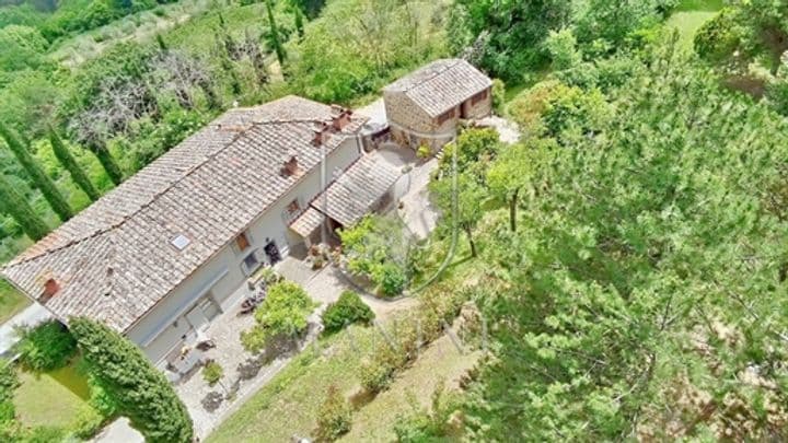 House for sale in Montevarchi, Italy - Image 9