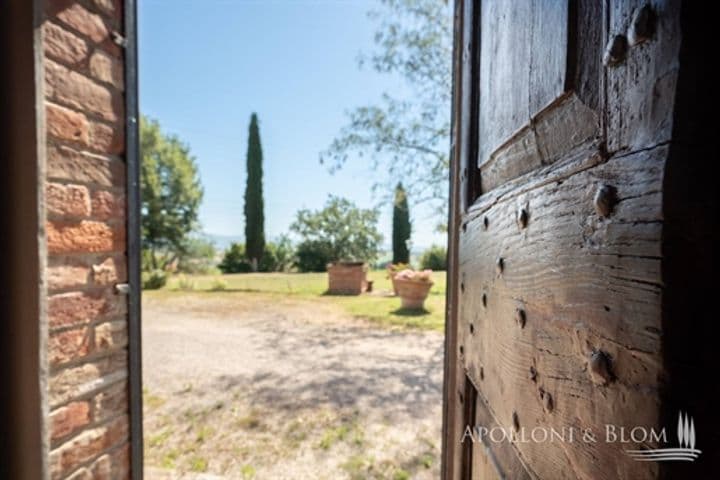 House for sale in Cortona, Italy - Image 6