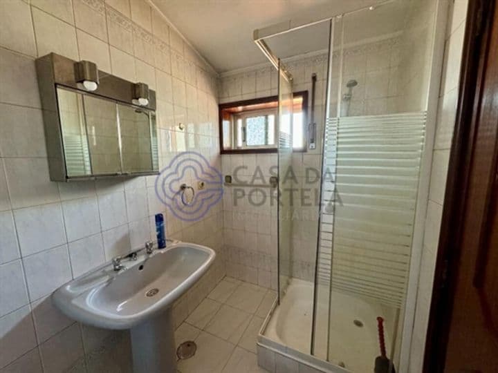 House for sale in Pedroso, Portugal - Image 12