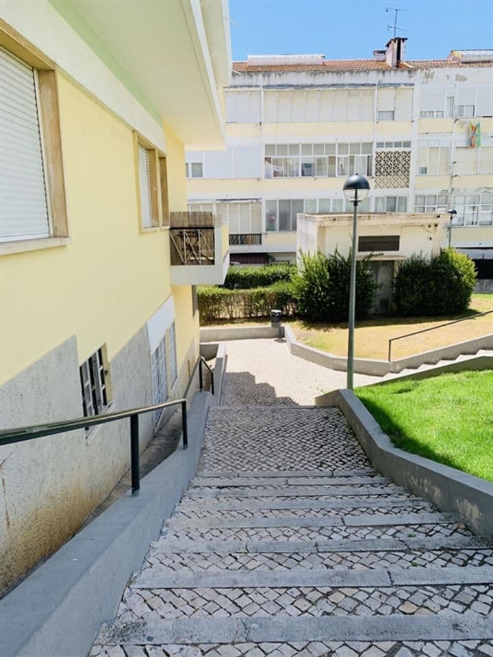 1 bedroom apartment for sale in Sacavem e Prior Velho, Portugal - Image 3