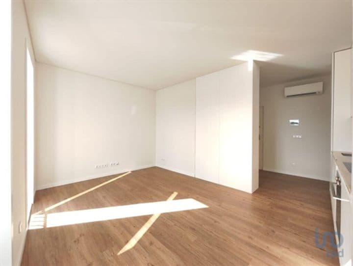 1 bedroom apartment for sale in Lisbon, Portugal - Image 10