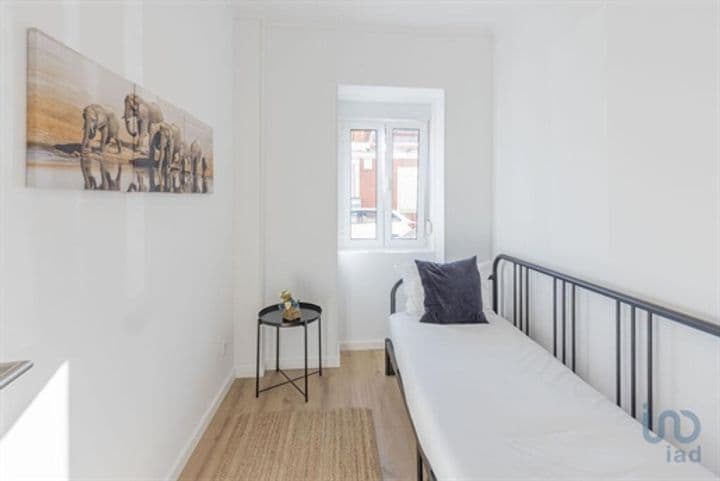 1 bedroom apartment for sale in Lisbon, Portugal - Image 2