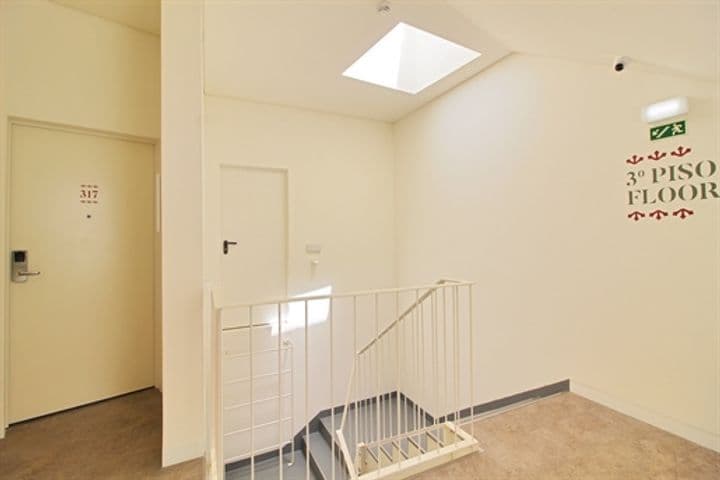 1 bedroom apartment for sale in Lisbon, Portugal - Image 7