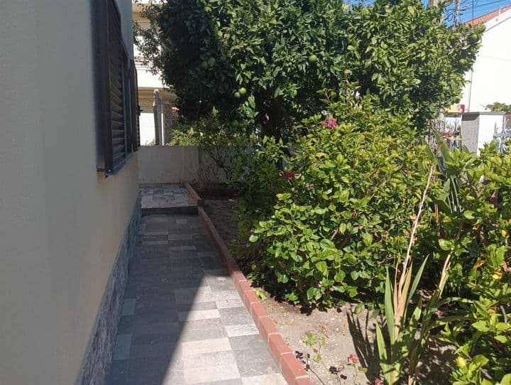 4 bedrooms house for sale in Charneca De Caparica, Portugal - Image 2