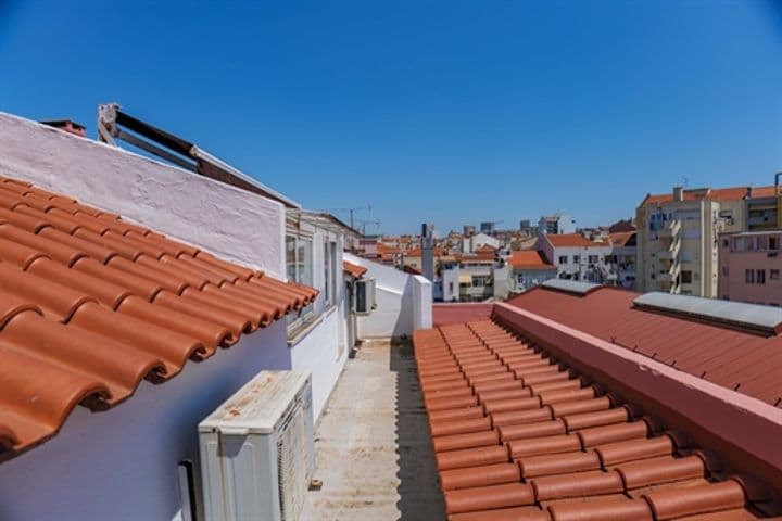 1 bedroom apartment for sale in Lisbon, Portugal - Image 8