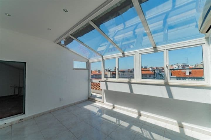 1 bedroom apartment for sale in Lisbon, Portugal - Image 3