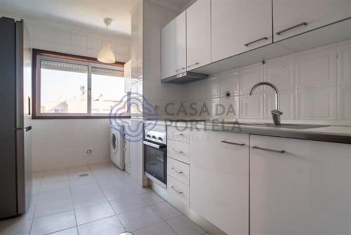 Apartment for sale in Pedroso, Portugal - Image 3