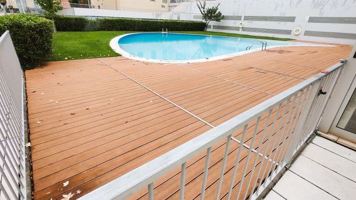 1 bedroom apartment for sale in Santo Antonio Dos Olivais, Portugal - Image 6