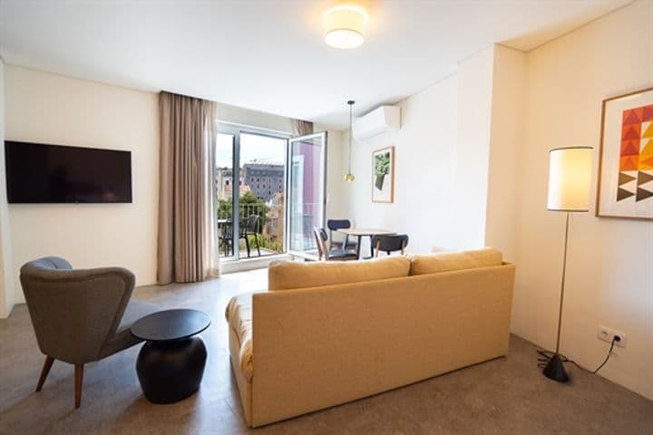 1 bedroom apartment for sale in Lisbon, Portugal - Image 2