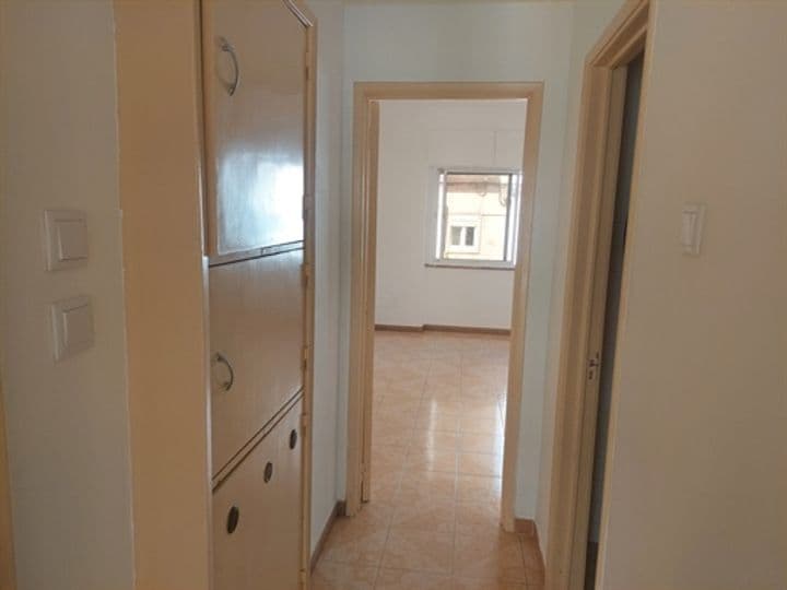 1 bedroom apartment for sale in Lisbon, Portugal - Image 4