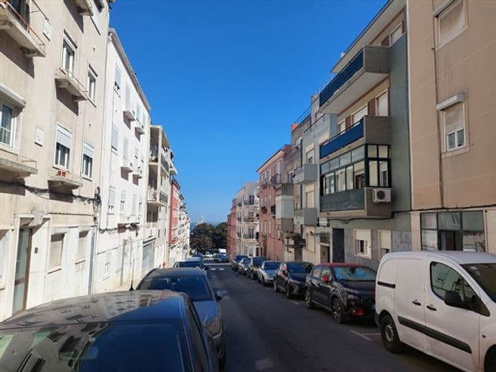 1 bedroom apartment for sale in Lisbon, Portugal - Image 9