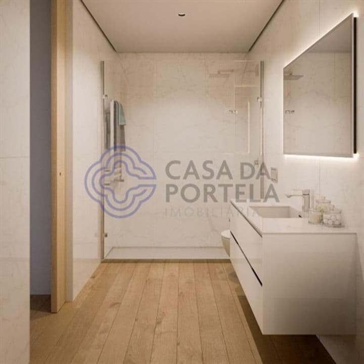 Apartment for sale in Oliveira Do Douro, Portugal - Image 2