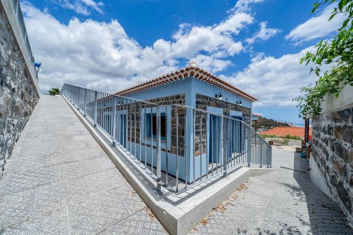 House for sale in Sao Martinho, Portugal - Image 7