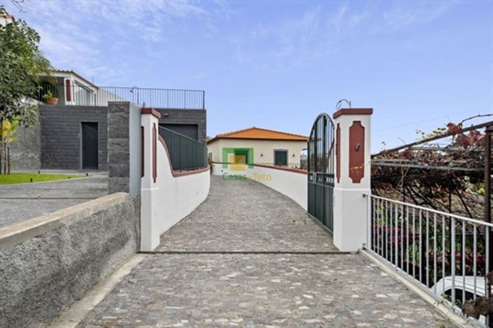 House for sale in Sao Martinho, Portugal - Image 12