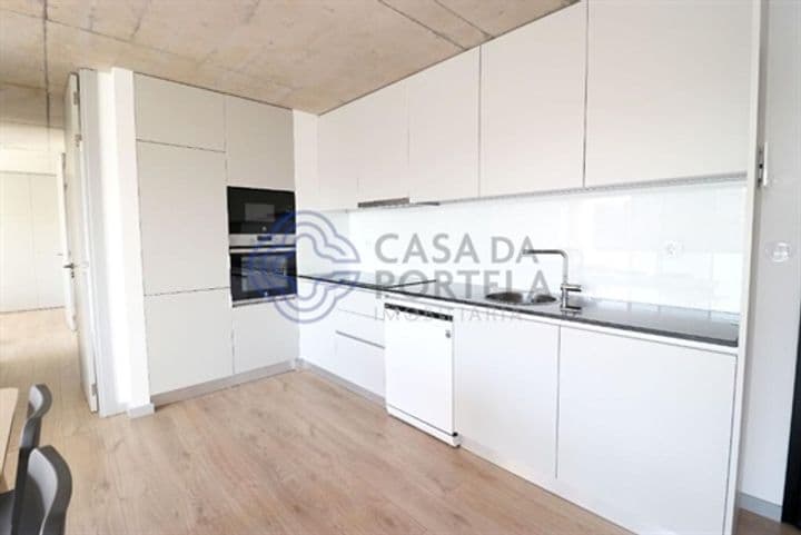 Apartment for sale in Oliveira Do Douro, Portugal - Image 8