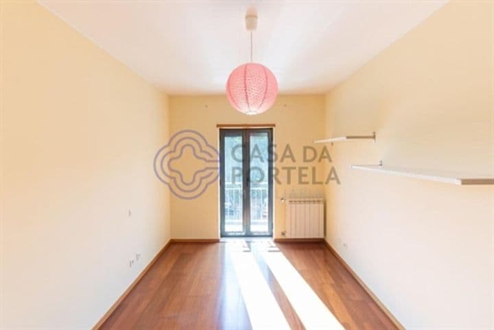 Apartment for sale in Oliveira Do Douro, Portugal - Image 8