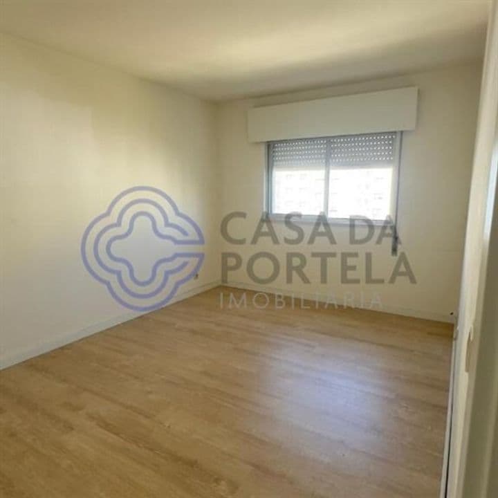 Apartment for sale in Vilar De Andorinho, Portugal - Image 2