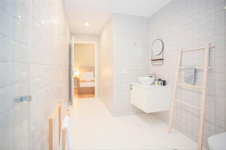 1 bedroom apartment for sale in Porto, Portugal - Image 2