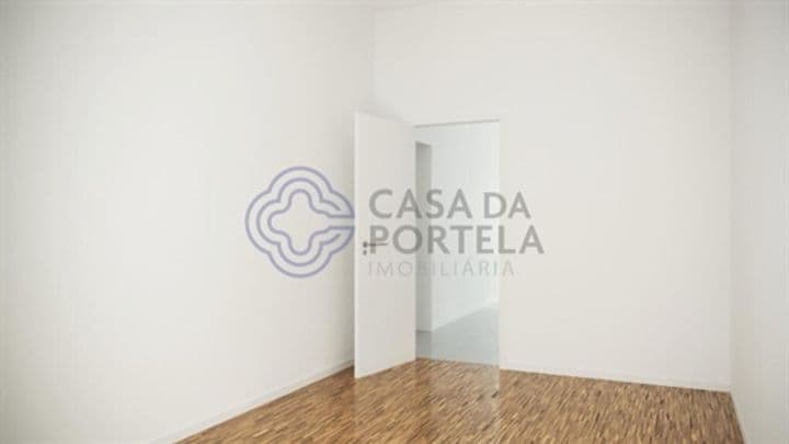 Apartment for sale in Santo Antonio dos Cavaleiros e Frielas, Portugal - Image 2