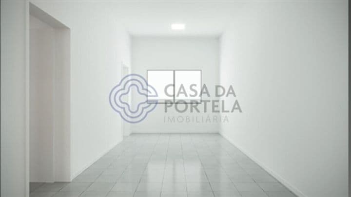 Apartment for sale in Santo Antonio dos Cavaleiros e Frielas, Portugal - Image 3