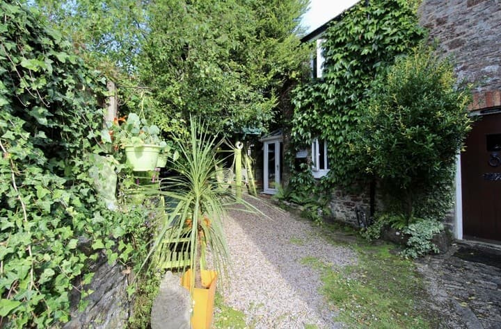 2 bedrooms house for sale in Totnes, United Kingdom - Image 2