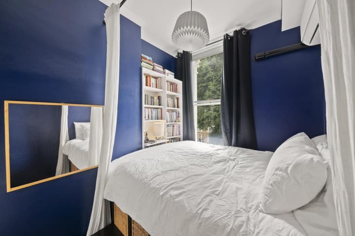 1 bedroom apartment for sale in London, United Kingdom - Image 11