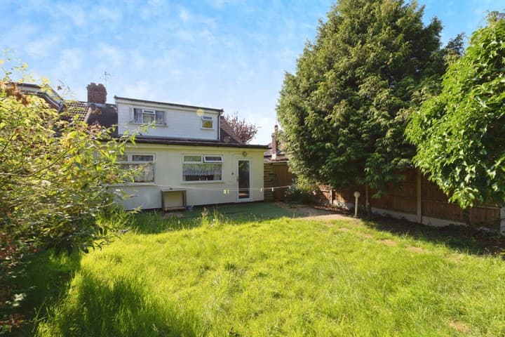 4 bedrooms house for sale in Ilford, United Kingdom - Image 16