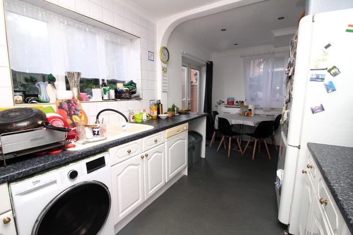 3 bedrooms house for sale in Dagenham, United Kingdom - Image 6