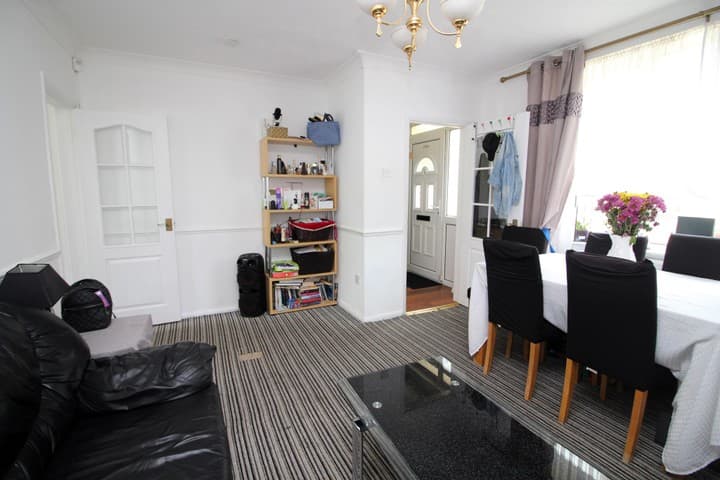 3 bedrooms house for sale in Dagenham, United Kingdom - Image 7